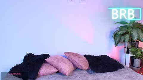 Jules and Gia online show from February 2026 08:23:02 AM