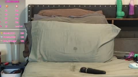 Snapshot of julesssnextdoor chatting on January 2025 09:45:02 AM Julesss online show from January 2025 09:45:02 AM