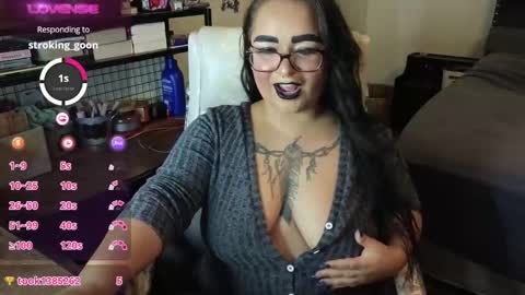 Snapshot of julesssnextdoor chatting on September 2025 04:23:01 AM Julesss online show from September 2025 04:23:01 AM