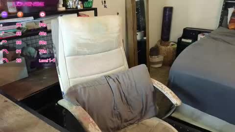 Snapshot of julesssnextdoor chatting on September 2025 04:25:02 AM Julesss online show from September 2025 04:25:02 AM