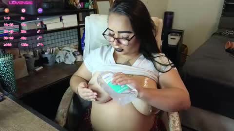 Snapshot of julesssnextdoor chatting on October 2025 05:15:02 AM Julesss online show from October 2025 05:15:02 AM