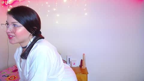 Juliana online show from January 2025 05:03:01 AM