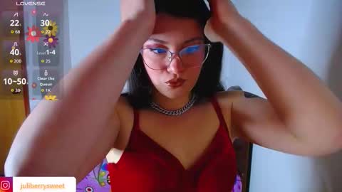 Juliana online show from October 2025 03:47:02 AM