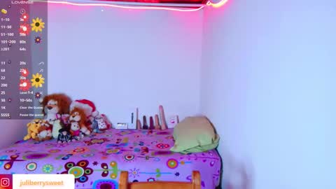 Juliana online show from November 2025 12:02:01 AM