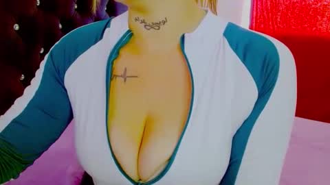  Juliana Torres  online show from October 2025 07:48:01 PM