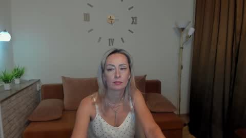 julia__cherry_ online show from February 2025 01:51:02 PM