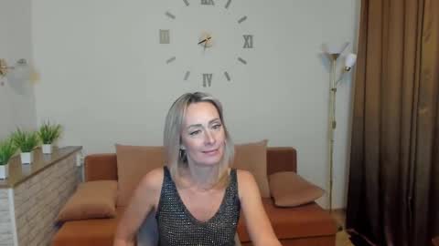 julia__cherry_ online show from February 2025 02:18:01 PM