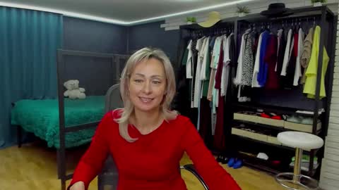 julia__cherry_ online show from November 2025 01:54:02 PM