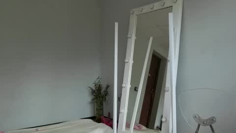 julia_giulia online show from September 2025 12:40:01 PM