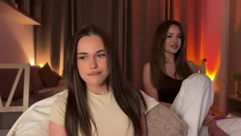 Julia R Le online show from May 2026 08:36:02 PM