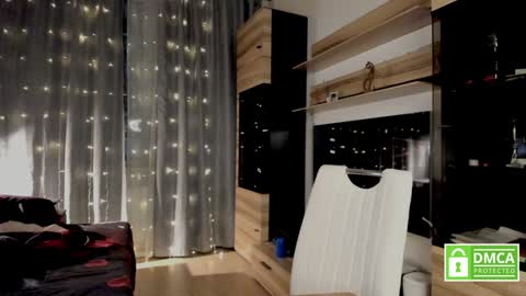 julia_t_mog online show from February 2025 09:52:01 PM