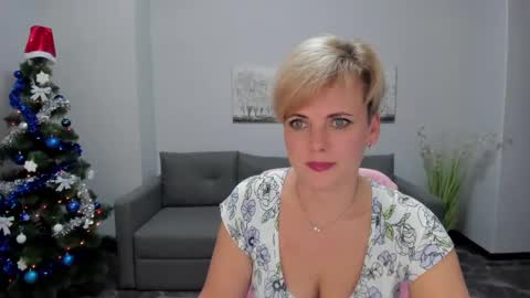 Snapshot of julia_wilsons chatting on December 2024 04:25:01 PM Julia online show from December 2024 04:25:01 PM