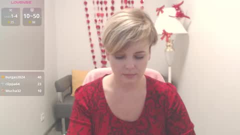 Snapshot of julia_wilsons chatting on February 2025 04:25:02 PM Julia online show from February 2025 04:25:02 PM