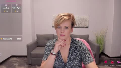 Snapshot of julia_wilsons chatting on February 2025 03:18:02 PM Julia online show from February 2025 03:18:02 PM