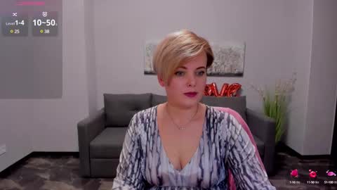 Snapshot of julia_wilsons chatting on February 2025 12:48:02 PM Julia online show from February 2025 12:48:02 PM