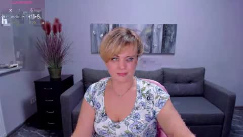 Snapshot of julia_wilsons chatting on February 2025 01:47:02 PM Julia online show from February 2025 01:47:02 PM