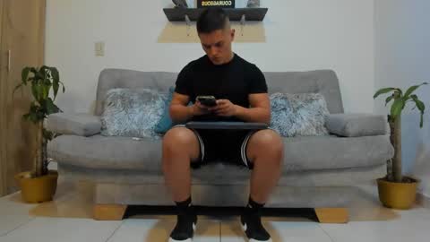 julian_wallace online show from January 2025 11:34:02 PM