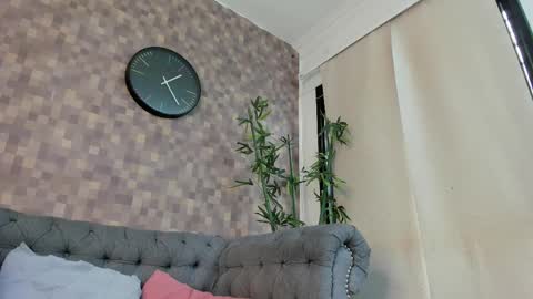 Snapshot of juliana_luque chatting on September 2025 11:54:01 AM Juli online show from September 2025 11:54:01 AM