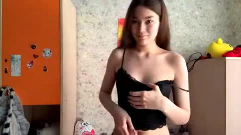 Snapshot of julianeaukamp chatting on May 2026 01:00:01 AM Viola online show from May 2026 01:00:01 AM