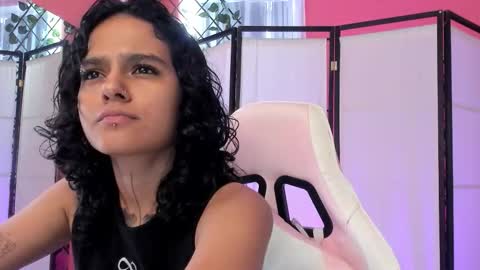 julianne_7 online show from February 2026 08:24:01 PM