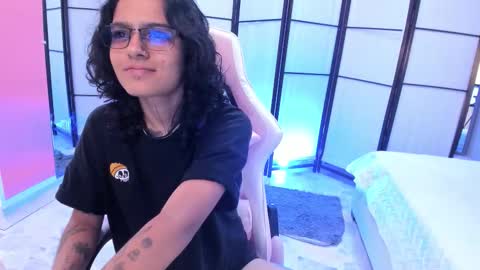 julianne_7 online show from February 2026 08:26:01 PM