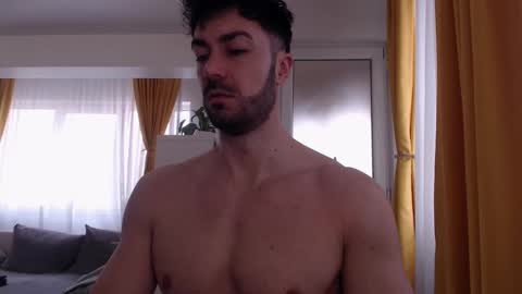 Snapshot of julianroyce chatting on March 2026 06:19:01 AM JulianRoyce online show from March 2026 06:19:01 AM