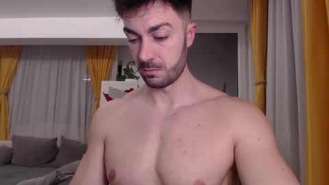 Snapshot of julianroyce chatting on April 2026 11:35:02 PM JulianRoyce online show from April 2026 11:35:02 PM