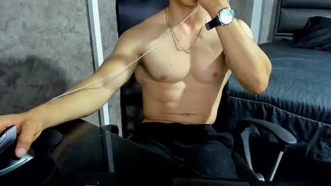 Julian online show from October 2025 11:26:02 PM