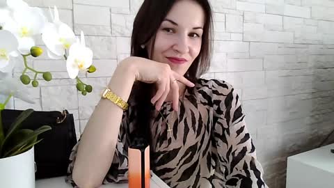 Julia online show from April 2026 01:26:01 PM