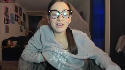 Jeimy Help me to reach 100 thumbs up online show from September 2025 02:00:02 AM