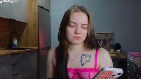 julidropp online show from March 2025 08:00:01 PM