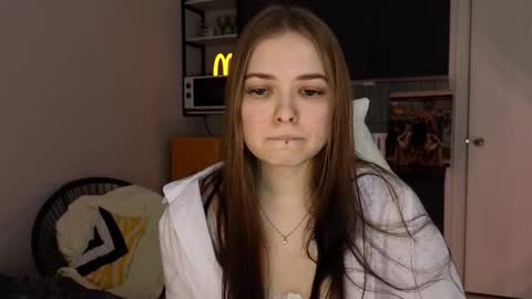 julidropp online show from November 2025 06:32:01 PM