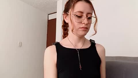 Snapshot of julie_autmn_ chatting on January 2026 07:11:01 PM yules online show from January 2026 07:11:01 PM