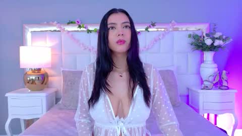 Juliet Bennet online show from October 2025 05:16:01 AM