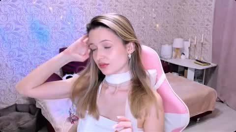 Julie online show from March 2025 06:51:02 PM