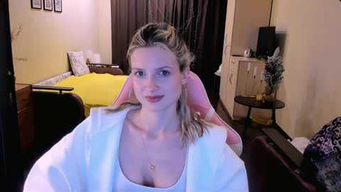 Julie online show from November 2025 02:59:02 PM