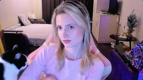 Julie online show from November 2025 04:32:02 PM