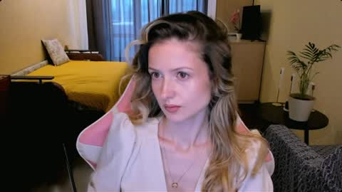 Snapshot of julie_flores chatting on July 2026 05:21:02 AM Julie online show from July 2026 05:21:02 AM