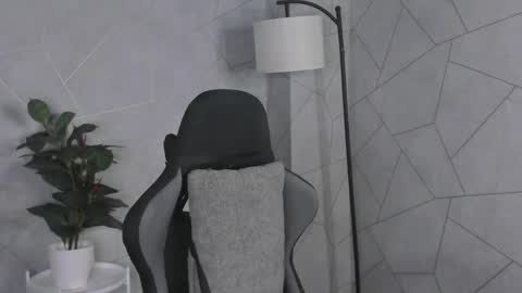 Julie Lucasss online show from May 2026 01:56:01 AM