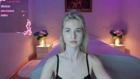 julieblazex online show from June 2026 07:39:01 PM