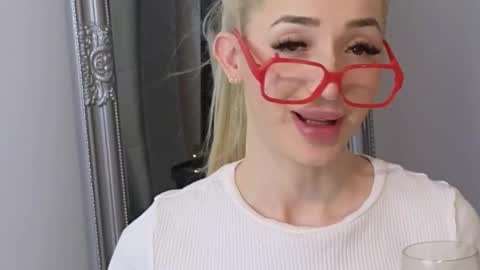 Julia online show from February 2025 11:58:02 PM