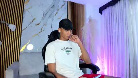 Julien online show from December 2025 11:59:01 AM