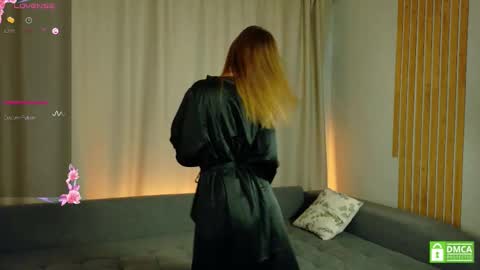 julieqt online show from October 2025 04:52:01 PM