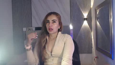 julieta__fox_ online show from December 2025 11:00:01 PM