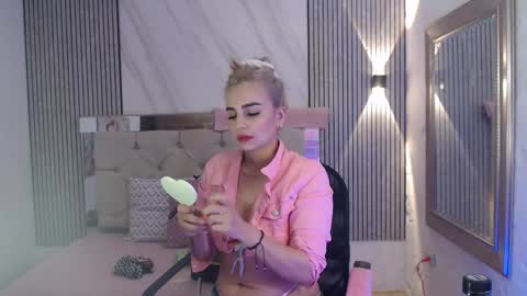 julieta__fox_ online show from February 2026 02:15:02 AM