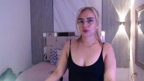 julieta__fox_ online show from April 2026 01:58:02 AM