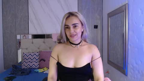julieta__fox_ online show from April 2026 02:15:02 AM