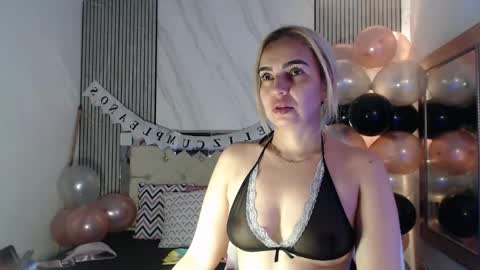 Snapshot of julieta__fox_ chatting on April 2026 09:50:01 PM julieta__fox_ online show from April 2026 09:50:01 PM