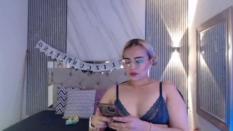 Snapshot of julieta__fox_ chatting on April 2026 09:20:02 PM julieta__fox_ online show from April 2026 09:20:02 PM