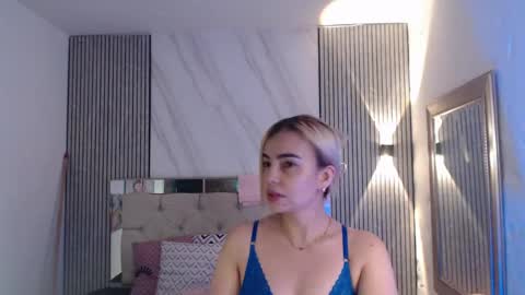 Snapshot of julieta__fox_ chatting on May 2026 04:26:01 PM julieta__fox_ online show from May 2026 04:26:01 PM